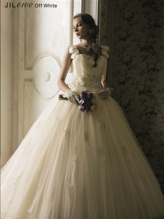 Jill Stuart recently launched its Wedding Dress collection at its 